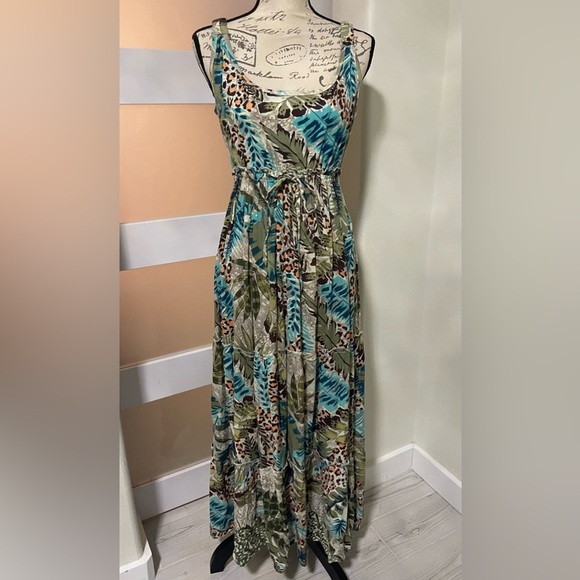 💎 Lola P leaf print sleeveless maxi sundress - Picture 1 of 5